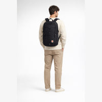 KI-generierte Darstellung – Fjällräven Skule 28 - Rucksack 15" 50 cm (black)