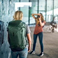 Getragen – Thule Landmark 40 - Reiserucksack 55 cm (hazy green)