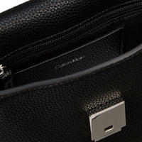 Calvin Klein Emblem Pebb - Umhängetasche (black) - Ansicht 3