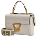 Coccinelle Arlettis Signature - Henkeltasche 19 cm (blanco) - Markenkoffer