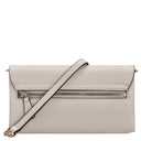 Guess Noelle II Xbody Flap - Umhängetasche 21 cm (bone) - Markenkoffer