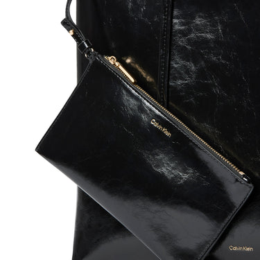 Calvin Klein Foil Logo Glossy Tote - Shopper 49 cm (black) - Ansicht 4