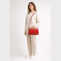 KI-generierte Darstellung – Picard Auguri - Umhängetasche 30 cm (rot-lack)