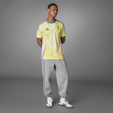 adidas Juventus Turin Fußball - Auswärtstrikot 24/25 Men (pure sulfur, M) - Markenkoffer