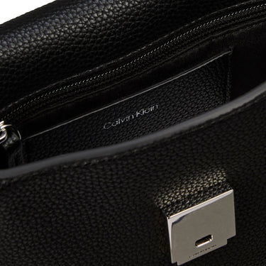 Calvin Klein Emblem Pebb - Umhängetasche (black) - Ansicht 3