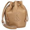 Calvin Klein Bold - Borsa a secchiello (tannin)