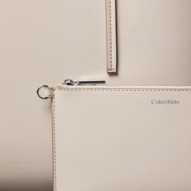 Calvin Klein Foil Logo Tote - Shopper 44 cm (chateau/desert taupe) - Markenkoffer
