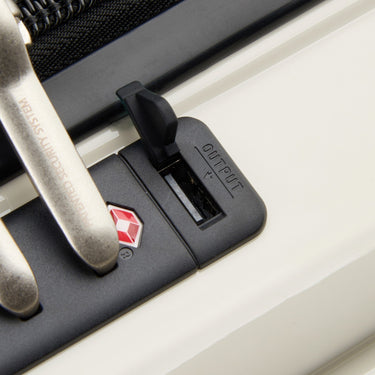 Delsey Paris Shadow 5.0 - 4-Rollen-Kabinentrolley Slim Line USB 55 cm (elfenbein) - Ansicht 5