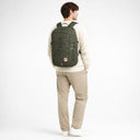 KI-generierte Darstellung – Fjällräven Skule 28 - Rucksack 15" 50 cm (deep forest)