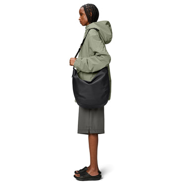 Rains Valera - Schultertasche 40 cm (black) - Markenkoffer