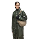 Rains Valera - Schultertasche 52 cm (beige) - Markenkoffer