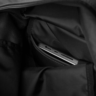 Sandqvist Stream Rolltop - Rucksack 16" 67 cm (black) - Markenkoffer