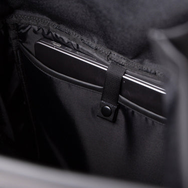 Sandqvist Stream Slim Rolltop - Rucksack 16" 65 cm (black) - Markenkoffer